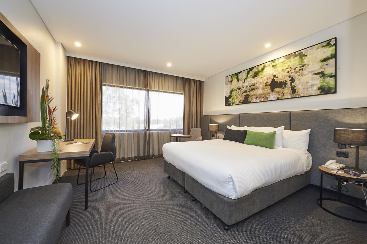 Mercure Пенріт Екстер'єр фото